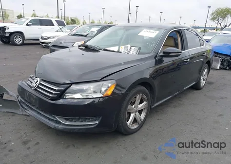2012 Volkswagen Passat 2.5L Se z USA, uszkodzony, nr VIN 1VWBP7A37CC095307